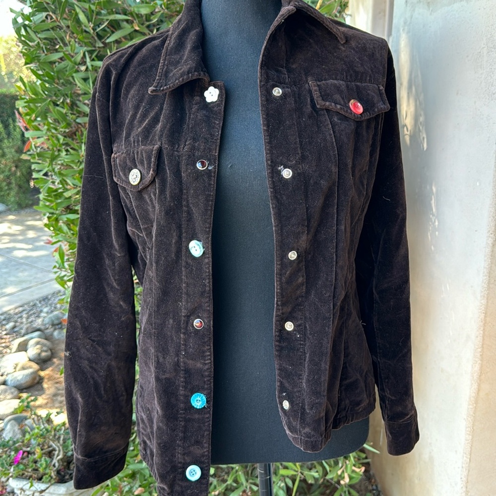 Jeans by Express brown suede snap up shirt unique buttons
